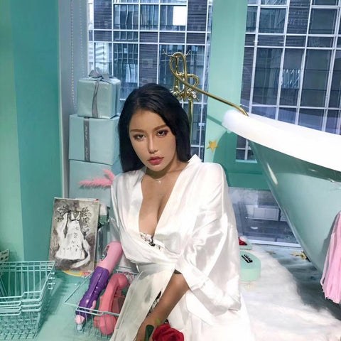 Image of BRIDE ROBE SILK MEDUIM LONG